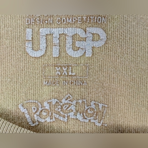 UNIQLO Magikarp Pokemon Shirt 2019 RARE - Picture 3 of 4